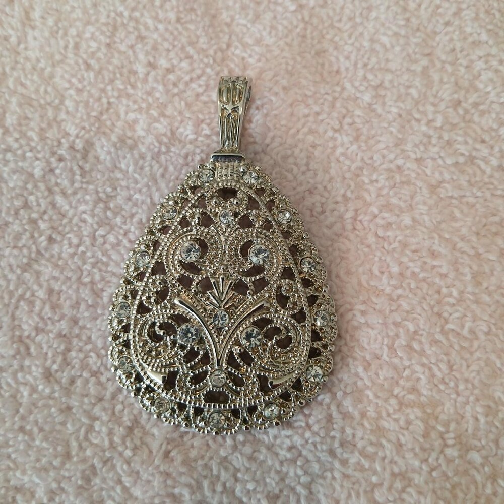 LARGE TEARDROP PENDANT